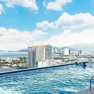 S Lux Scenia Bay , Нячанг Вьетнам