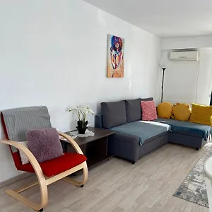 Fly Airport Residences & Therme-self Check-in , Отопени Румыния